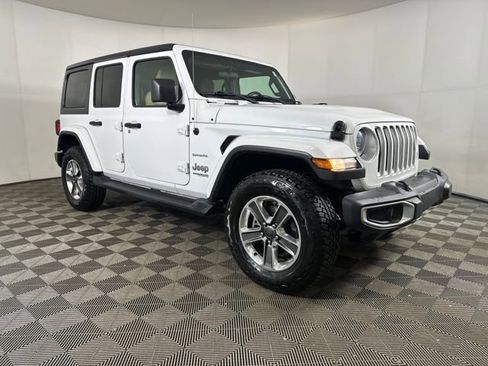 Used 2020 Jeep Wrangler Unlimited Sahara image 2