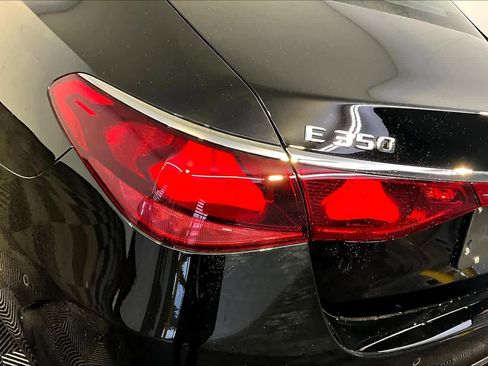 New 2026 Mercedes-Benz E 350 4MATIC Sedan image 5