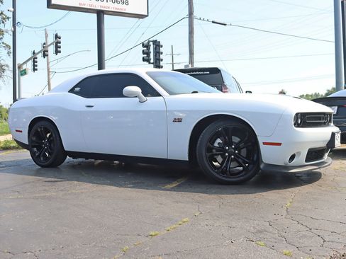 Used 2021 Dodge Challenger R/T RWD image 2