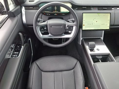 New 2025 Land Rover Range Rover Long Wheelbase SE image 11