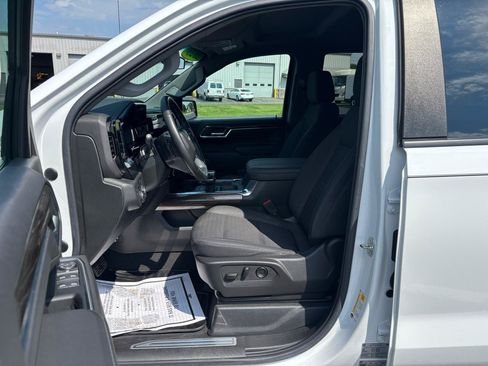 Used 2023 Chevrolet Silverado 1500 LT AWD/4WD image 9