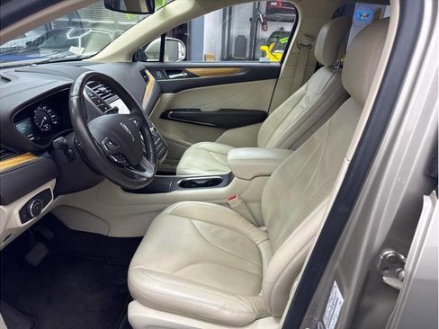 Used 2015 Lincoln MKC FWD w/ Equipment Group 101A Select image 9