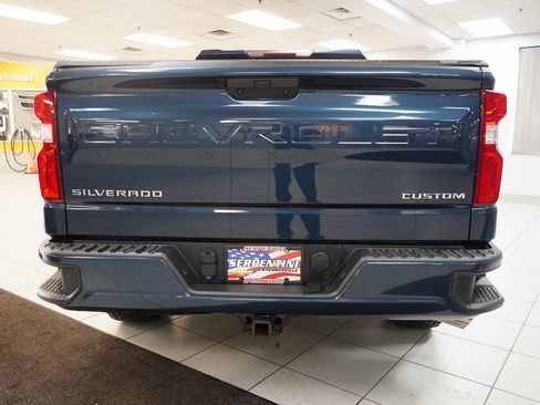 Used 2020 Chevrolet Silverado 1500 Custom w/ Custom Value Package image 12