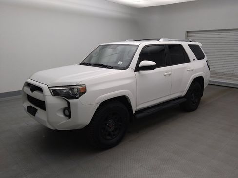 Used 2018 Toyota 4Runner SR5 image 2
