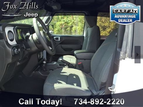 Used 2025 Jeep Wrangler Sport AWD/4WD image 11