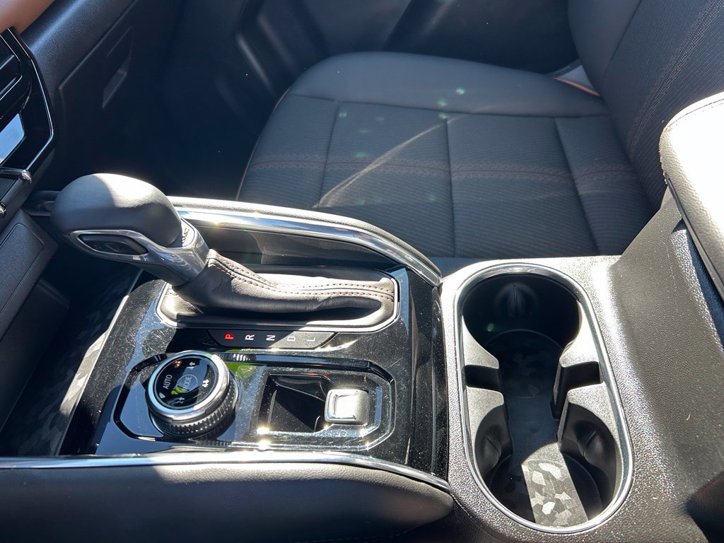 Used 2024 GMC Canyon AT4 w/ Technology Package AWD/4WD image 19