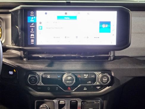 Used 2025 Jeep Wrangler Sport image 16