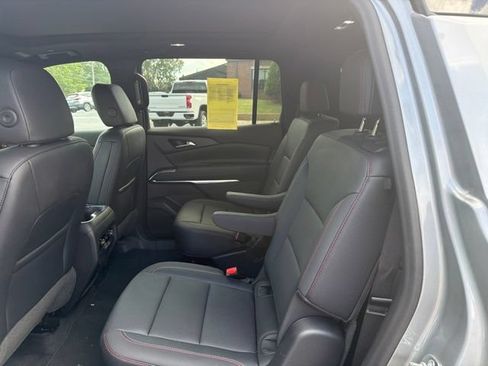 Used 2024 Chevrolet Traverse Z71 AWD/4WD image 11