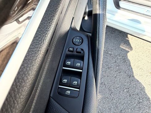 Used 2019 BMW 530e RWD image 14