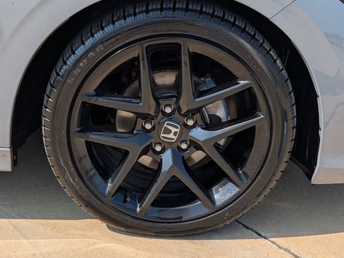 Used 2025 Honda Civic Sport image 9