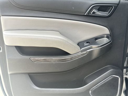 Used 2017 Chevrolet Suburban LT w/ Luxury Package image 23