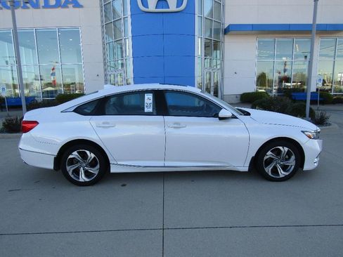 Used 2020 Honda Accord EX image 4