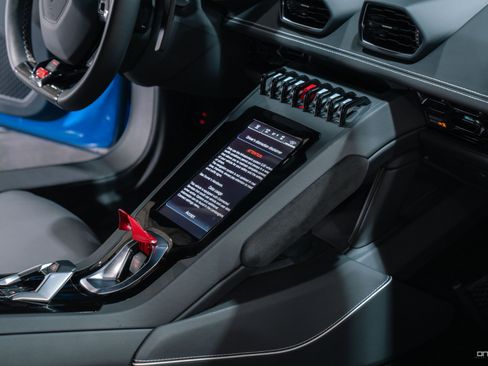 Used 2021 Lamborghini Huracan EVO RWD image 8