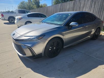 Used 2025 Toyota Camry SE w/ Convenience Package