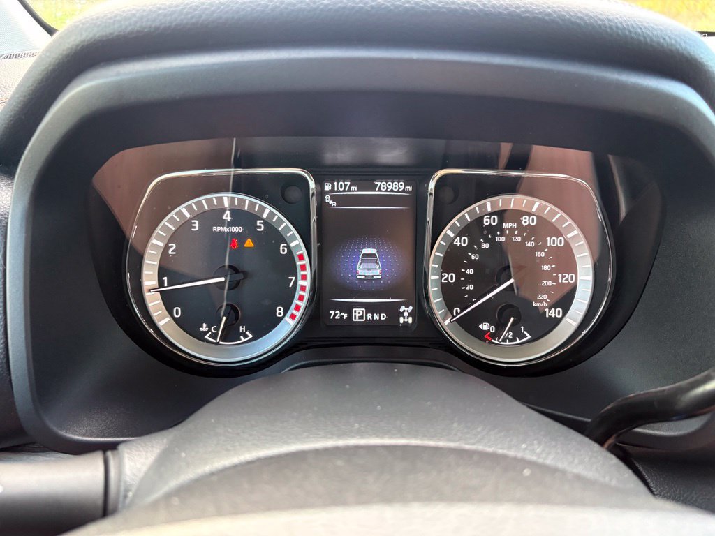 Used 2017 Nissan Titan SL AWD/4WD image 17