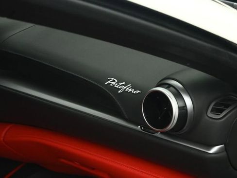 Used 2020 Ferrari Portofino RWD image 37