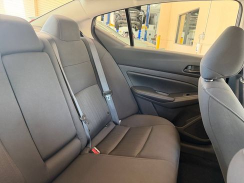Used 2025 Nissan Altima 2.5 SV FWD image 32