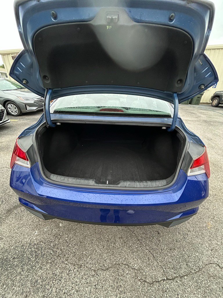 Used 2021 Hyundai Elantra SE FWD image 5