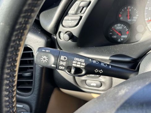 Used 2004 Chevrolet Corvette Coupe w/ Roof Package image 17