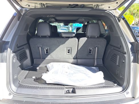 New 2026 GMC Acadia AT4 w/ Super Cruise Package image 9