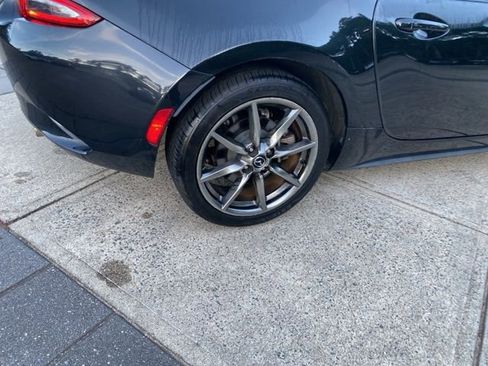 Used 2021 MAZDA MX-5 Miata RF Grand Touring image 12