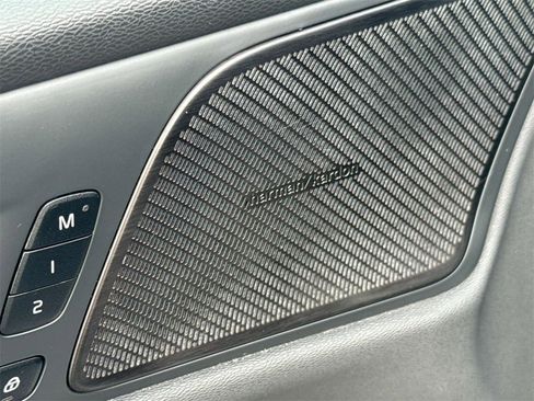 Used 2024 Volvo S60 B5 Plus image 20