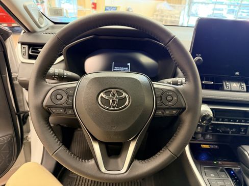 Used 2025 Toyota RAV4 Limited w/ Advanced Technology Package AWD/4WD image 27