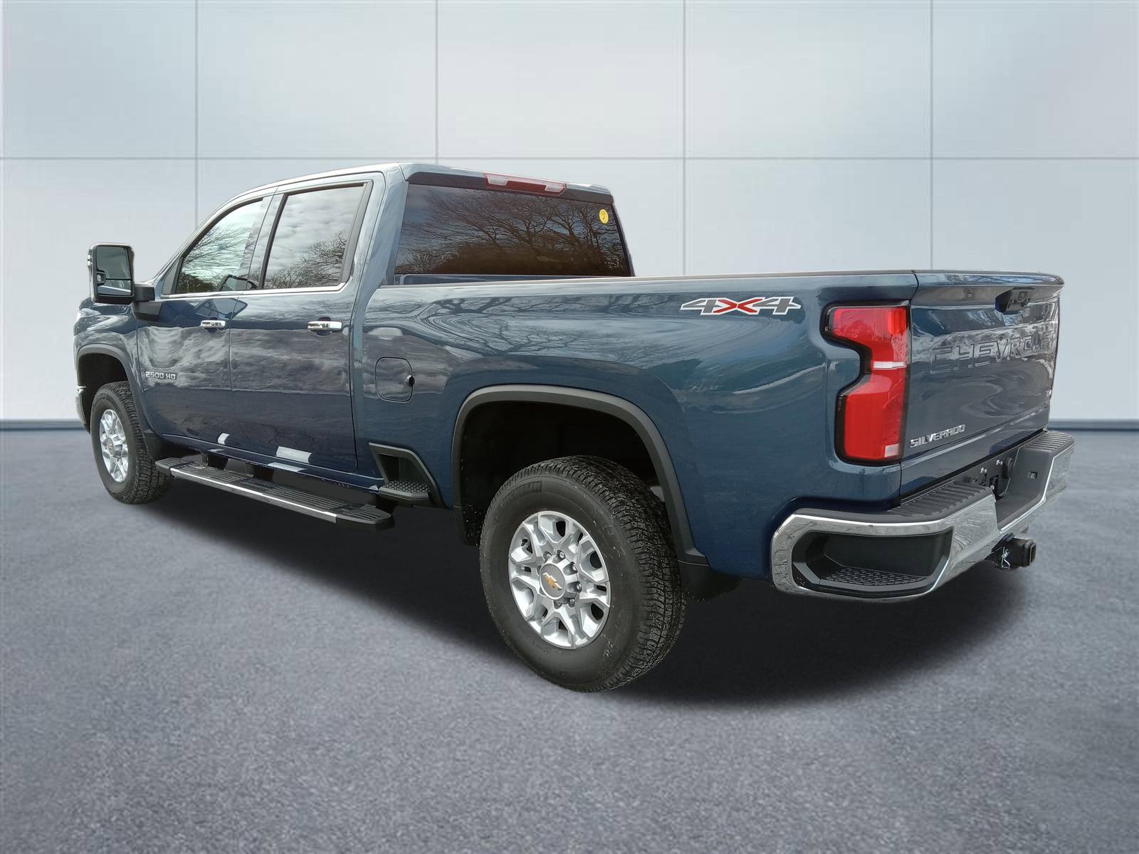 Used 2026 Chevrolet Silverado 2500 LTZ AWD/4WD image 3