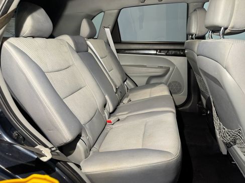 Used 2011 Kia Sorento 2WD image 26