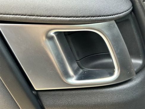 Used 2024 Land Rover Discovery Dynamic SE image 27