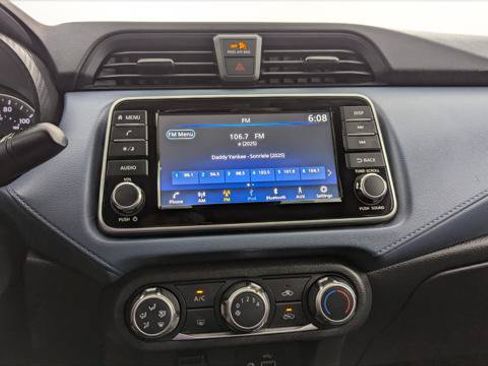 Used 2025 Nissan Versa SV FWD image 27