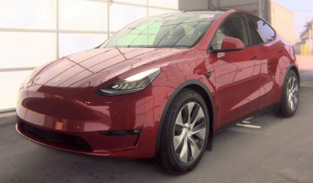 Used 2021 Tesla Model Y 2WD image 1