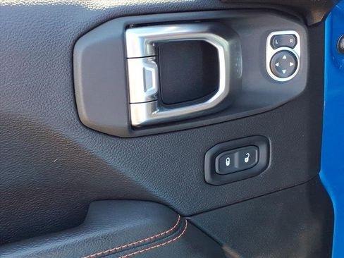 Used 2020 Jeep Gladiator Mojave w/ Dual Top Group image 4