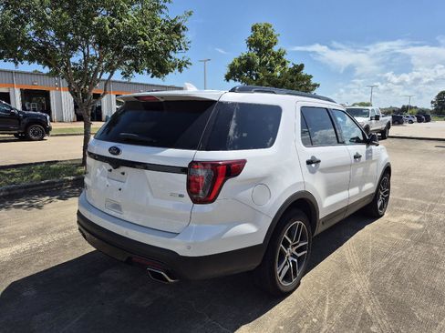 Used 2017 Ford Explorer Sport w/ Equipment Group 401A AWD/4WD image 13