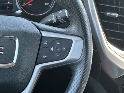 Used 2023 GMC Acadia SLE FWD image 21
