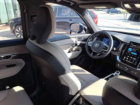 Certified 2026 Volvo XC90 B6 Plus AWD/4WD image 15