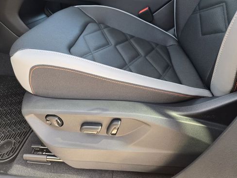 New 2026 Volkswagen Atlas Peak Edition image 19