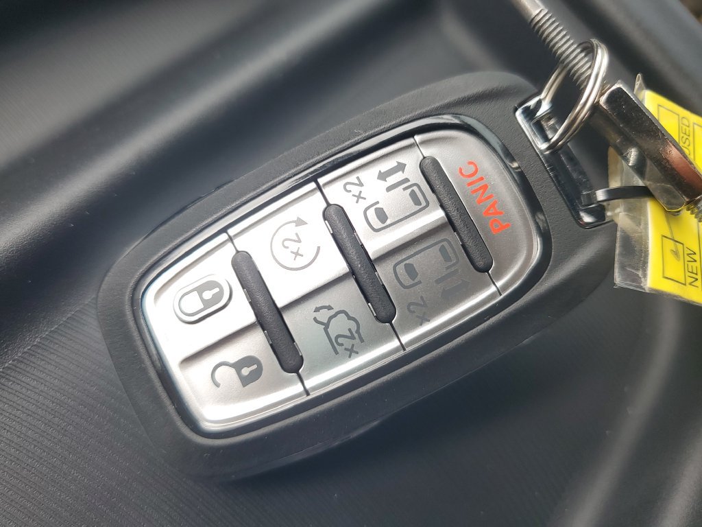 New 2027 Chrysler Pacifica Select FWD image 27