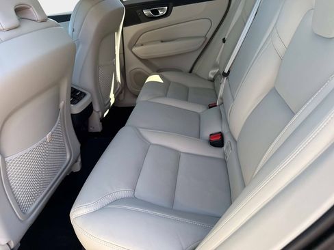 Certified 2023 Volvo XC60 B5 Ultimate w/ Climate Package image 14