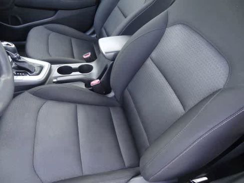 Used 2018 Hyundai Elantra SEL FWD image 9