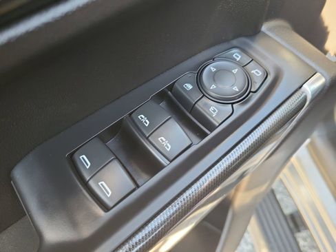 Used 2021 GMC Sierra 1500 AT4 w/ Technology Package image 17