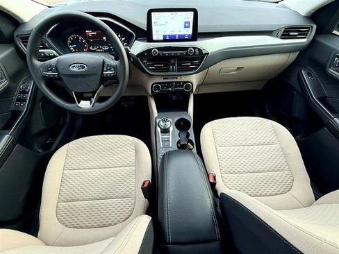 Used 2022 Ford Escape SE w/ SE Sport Appearance Package image 25