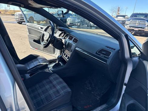 Used 2017 Volkswagen GTI Sport image 14