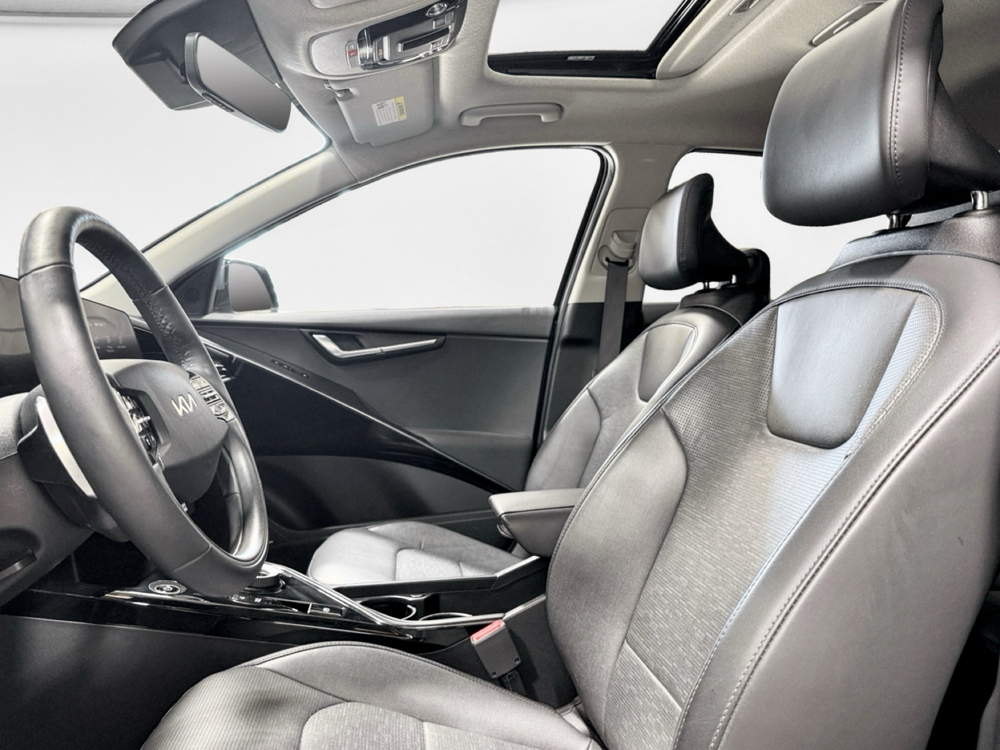Used 2024 Kia Niro Wave w/ Wave Preserve Package FWD image 17