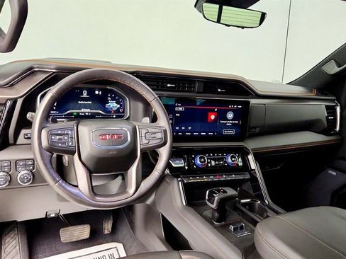 Used 2023 GMC Sierra 1500 AT4 w/ Technology Package AWD/4WD image 12