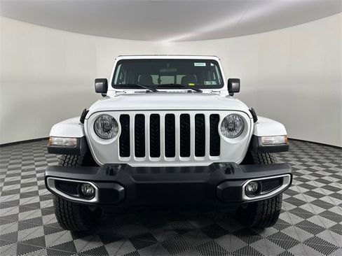 Certified 2023 Jeep Gladiator Sport image 13