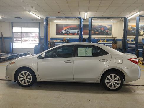 Used 2016 Toyota Corolla LE image 24