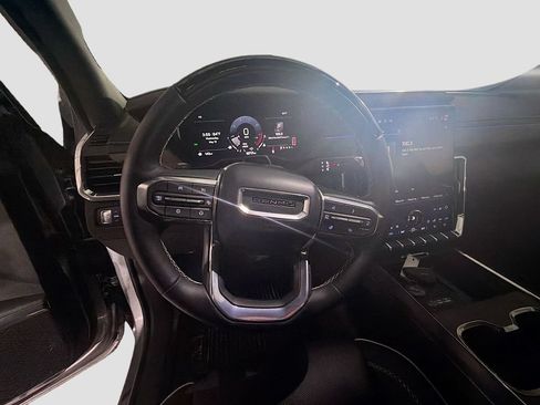 Used 2025 GMC Acadia Denali w/ Super Cruise Package FWD image 11