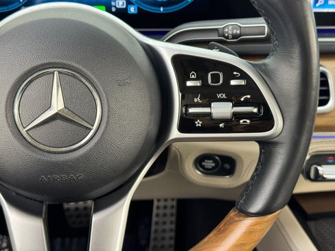 Used 2021 Mercedes-Benz GLS 580 4MATIC image 23