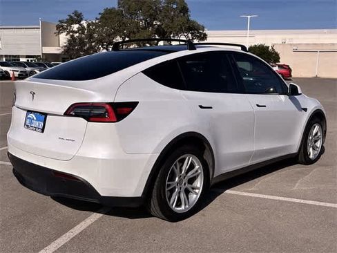 Used 2021 Tesla Model Y Long Range image 6